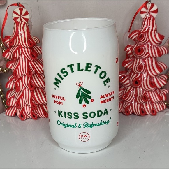 DW Home Mistletoe Kiss Soda Can Glass Christmas Scented Candle - Picture 1 of 8